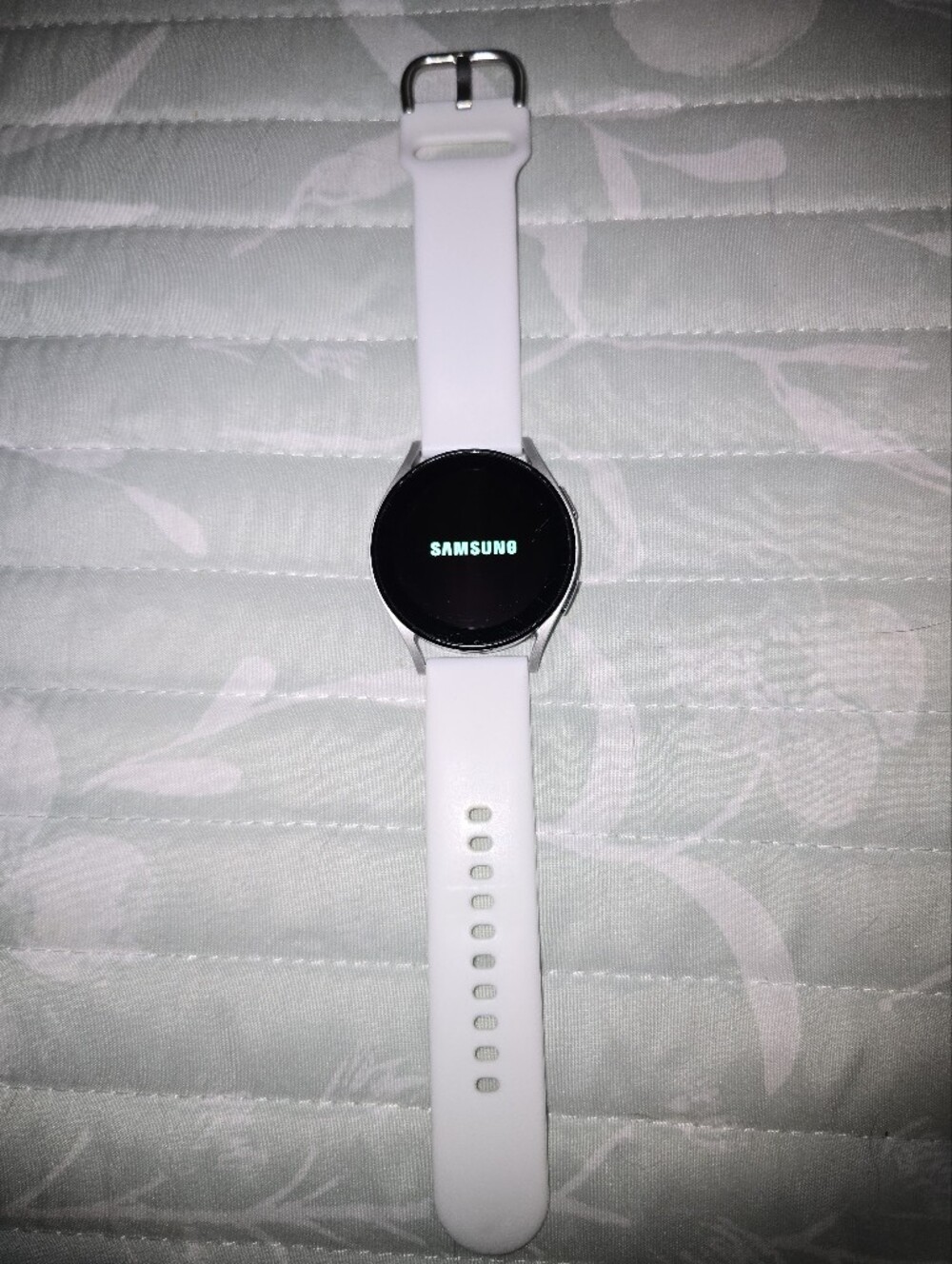 Samsung Galaxy Watch 4, 40mm, With 20 Changeable Watch Bands